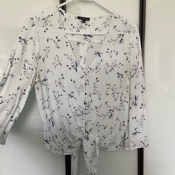 Flowy baby blue blouse with knot - Picture 1 of 3